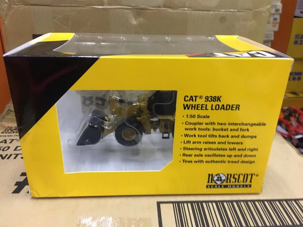 CATERPILLAR 972M CHARGEUSE SUR PNEUS AVEC FIGURINE