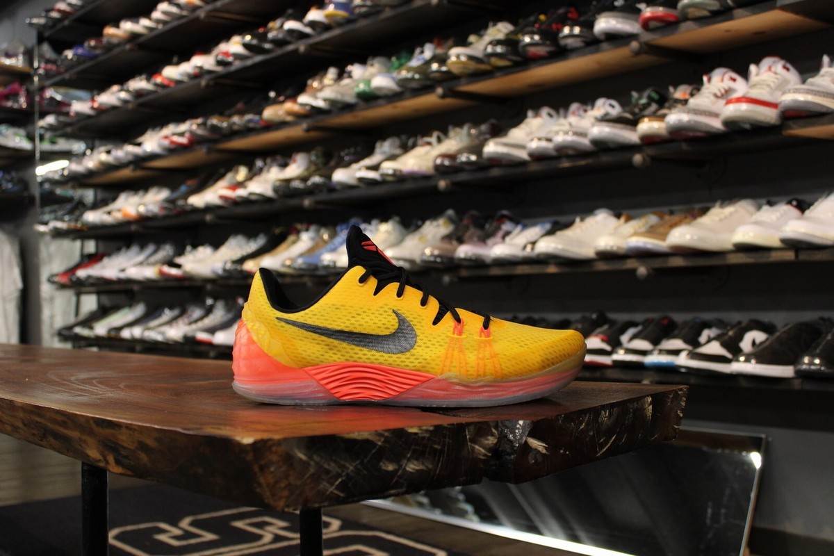 SALE NIKE ZOOM KOBE VENOMENON 5 749884 706 UNIVERSITY GOLD  display picture 3