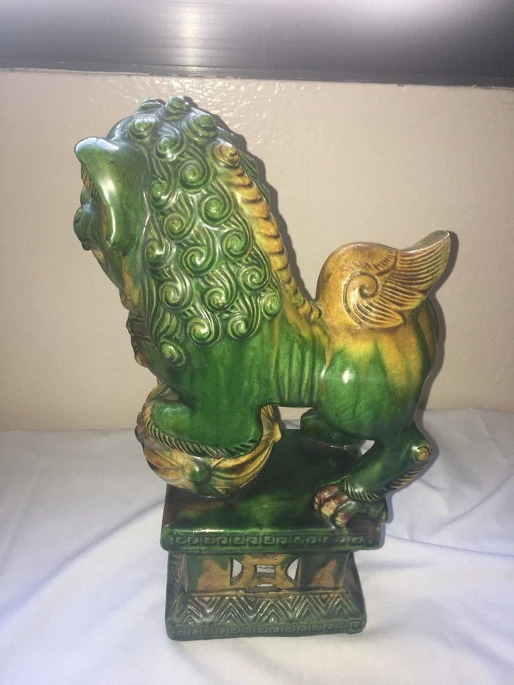 Par único FenShui Foo perro chino porcelana verde tallado a mano Foto 3 de 4