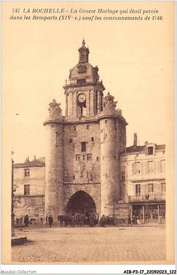 AIBP3-17-0314 - LA ROCHELLE - the big clock that was pierced in the