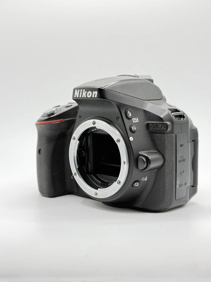 Cuerpo de cámara Nikon D5300 24,2 MP DSLR solo con batería — PROBADO Y FUNCIONANDO ✅✅ Foto 2 de 4