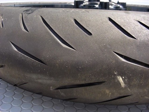 Genuine Suzuki Hayabusa GSX1300R EJ11A Front Wheel Black 17 x 3.50 - Picture 10 of 12
