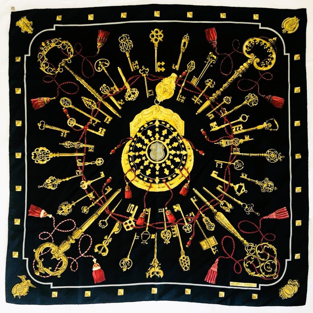Hermes Carre 90 Key Pattern Les Cles Navy Scarf m1_0708