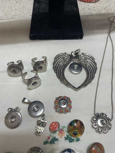 Over 20 Piece Jewellery Set With Interchangeable Buttons. Rings Pendants Charms - Picture 2 of 9
