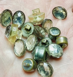 ANTIQUE Misc Lot Of Clear Glass Crystal Buttons