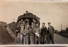 Military Photo - Picture U.S. Soldiers Posing In Front Of Truck