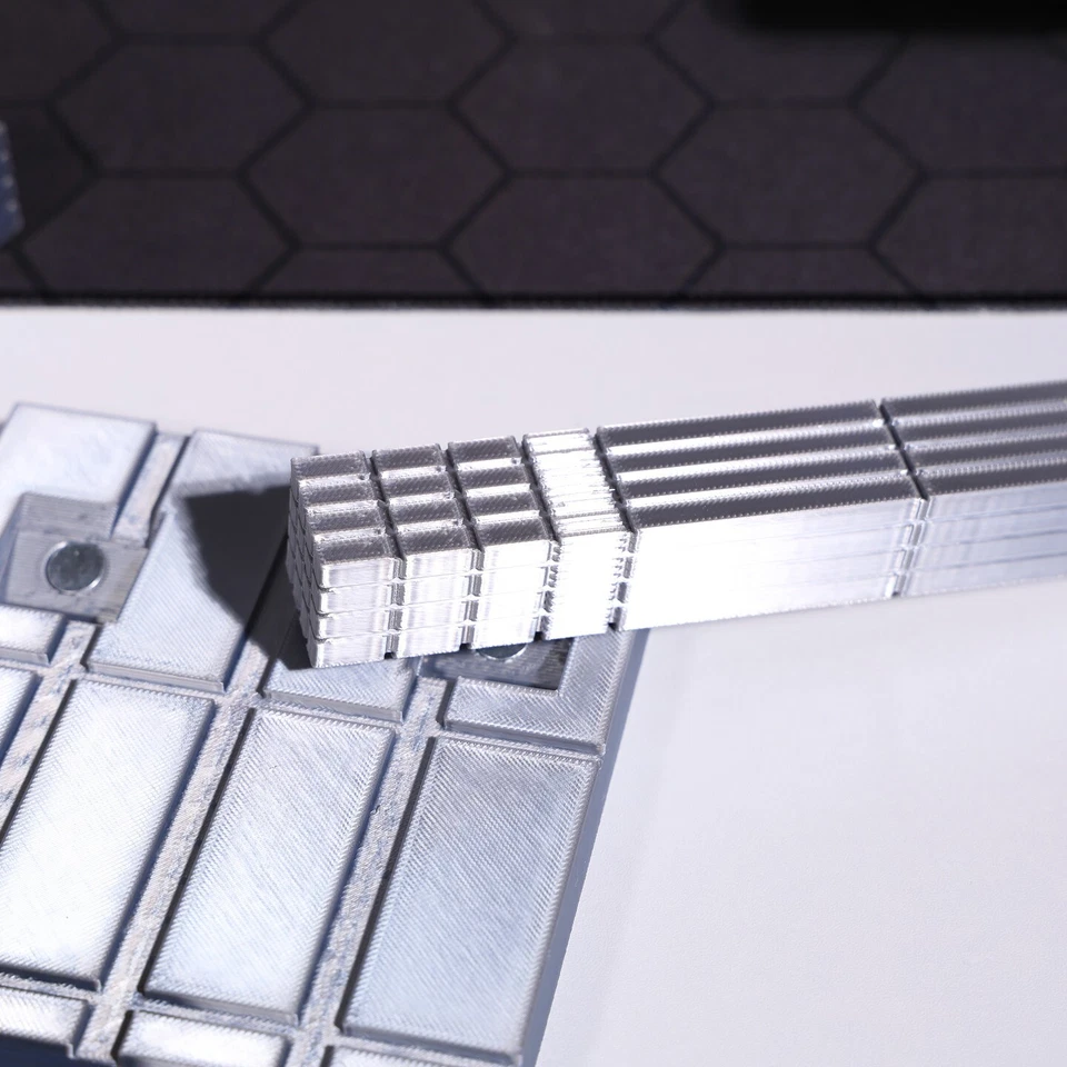 Figura Robot TARS Película Interestelar Personalizada Impreso en 3D Modelo Gunmetal Inoxidable Foto 3 de 4