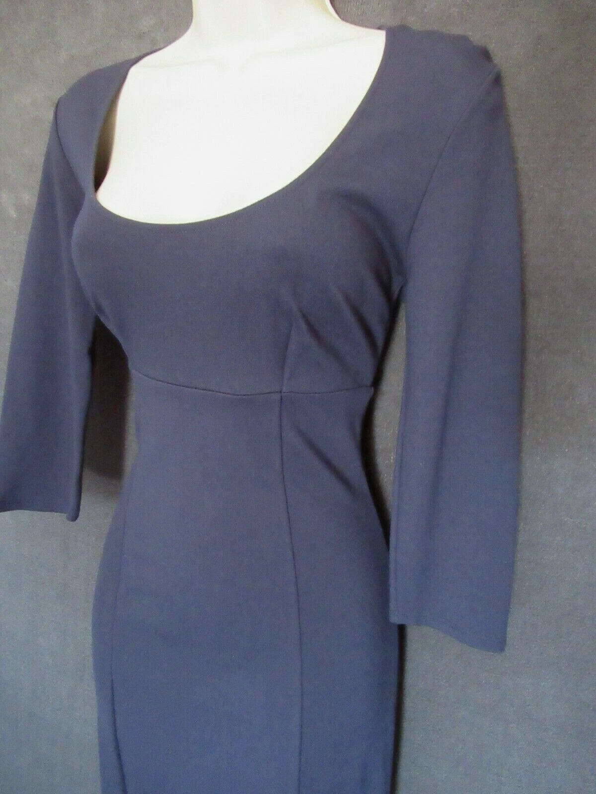 UNDERCOVER Abito Victoria's Secret sexy blu navy spesso elasticizzato manica 3 4 aderente midi balze 4