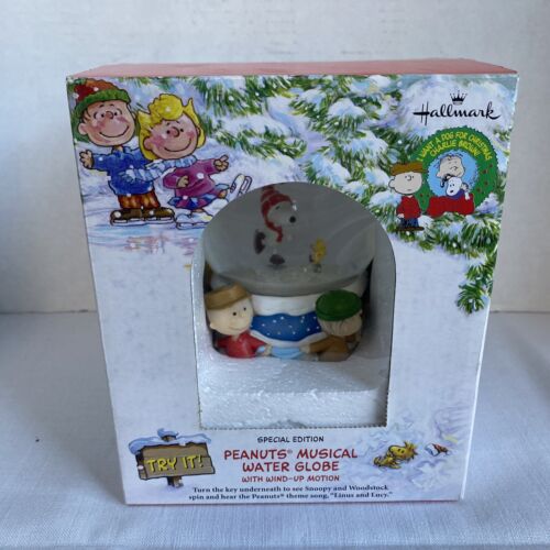 Hallmark Special Edition Peanuts Musical Water Globe Wind Up Motion Snoopy - Afbeelding 1 van 7