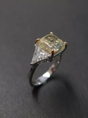 Cushion Cut 4.00 Ct Lab-Grown Vivid Yellow Diamond 3-Stone Ring 14Kt White Gold - Picture 4 of 8
