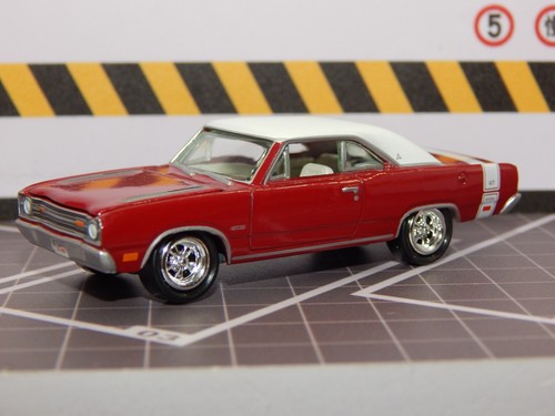 '70 1970 Dodge Dart GT Sport Maroon Red White Roof 1/64 Diorama Replica MINT - Picture 1 of 4