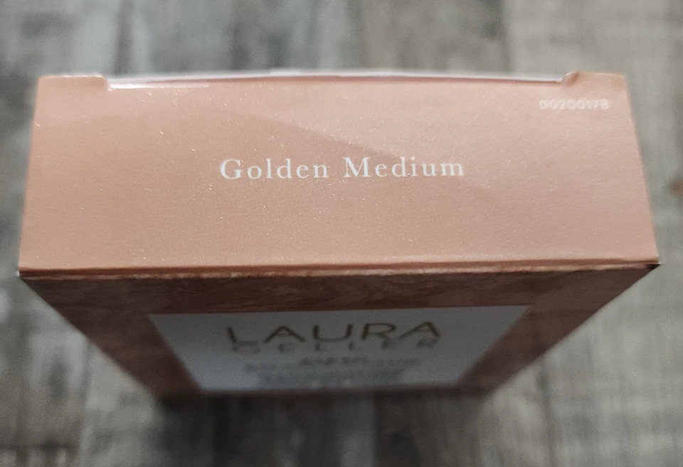Laura Geller Baked Balance-N-Glow Illuminating Foundation GOLDEN MEDIUM 0.28 oz - Image 3 of 4