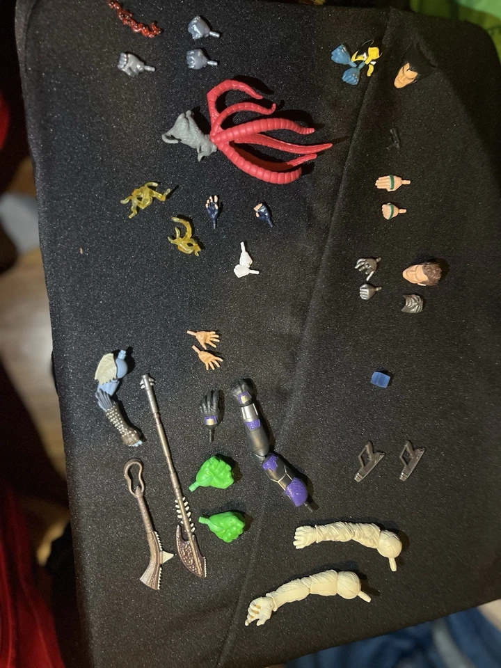 Lote de figuras de acción de Marvel Legends - personajes y accesorios mixtos Foto 2 de 2