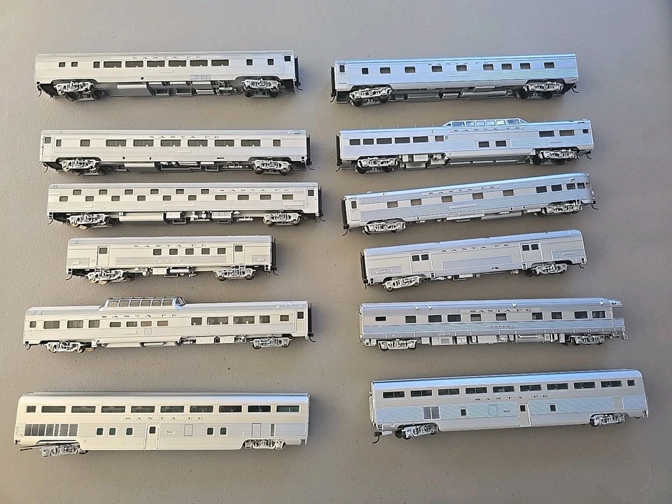 Walthers HO Santa Fe Super Chief, Coach, Baggage, Slumbercoach Lot Of 12 - Image 4 of 4