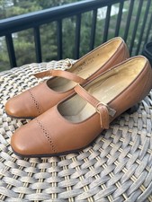 Vintage FSP MUSEBECK Women's Tan Light Brown Mary Jane Pumps Size 7.5 AA USA