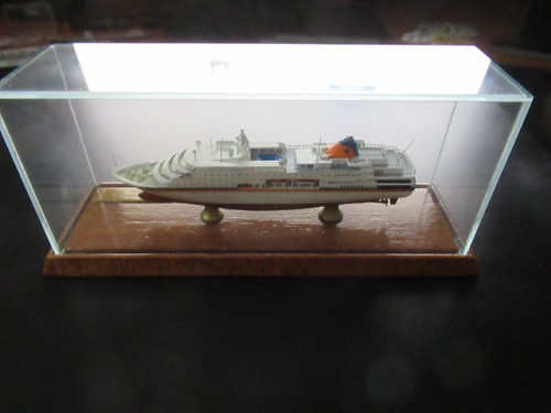 Classic Ship Collection nave passeggeri C.Columbus scafo completo 1:1250 - Foto 6 di 6