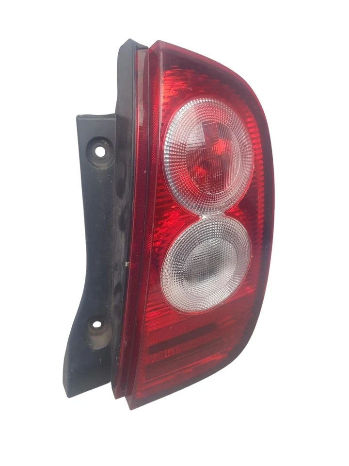 Luz trasera derecha trasera Nissan Micra 2005 26550BC400   Foto 3 de 4