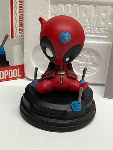 Gentle Giant Marvel DEADPOOL Animated Statue 1049/3000 Skottie Young - Picture 2 of 9