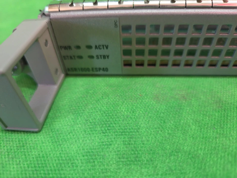 Tarjeta de línea de procesador de servicios integrados Cisco ASR1000-ESP40 V02 para ASR1000 - Imagen 2 de 4