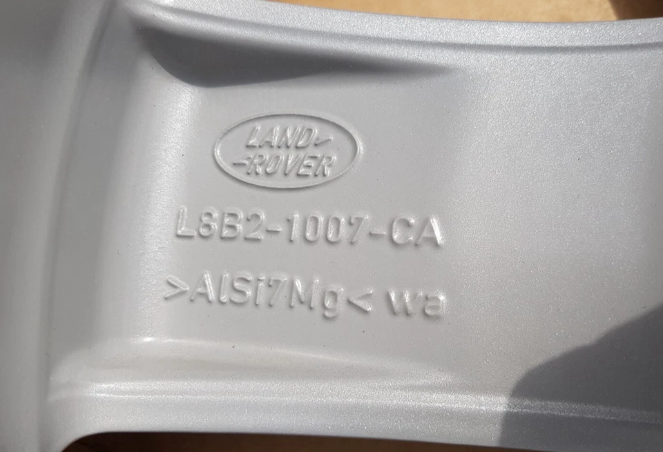 Land Rover Defender L663 19” Mars Sparkle Silver Alloy Wheel Genuine LR129106 - Image 4 of 4