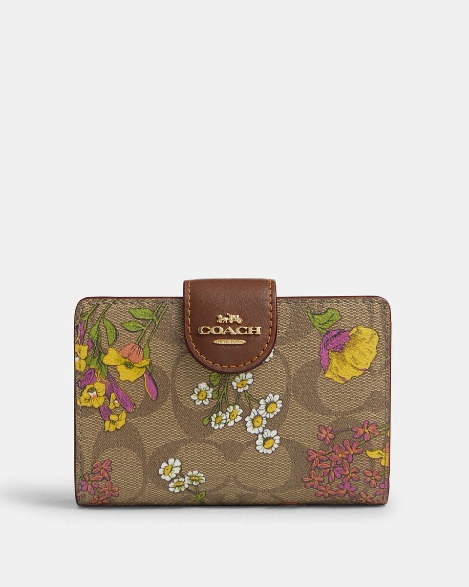 NWT coach Medium Corner Zip Wallet In Signature Canvas With NWT coach Medium Corner Zip Wallet In Signature Canvas With
