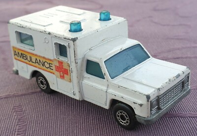 MATCHBOX SUPERFAST AMBULANCE Nr 41 