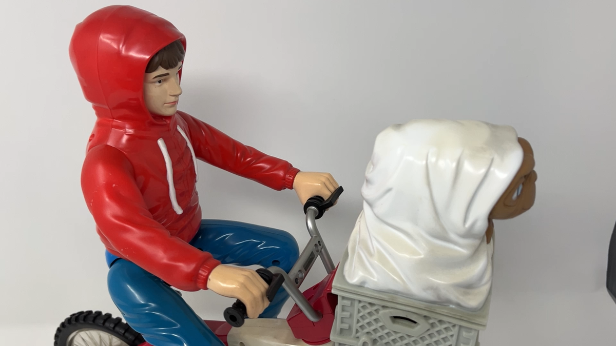 E. T. the Extra Terrestrial/Elliott BMX R/C Bicycle Toys r