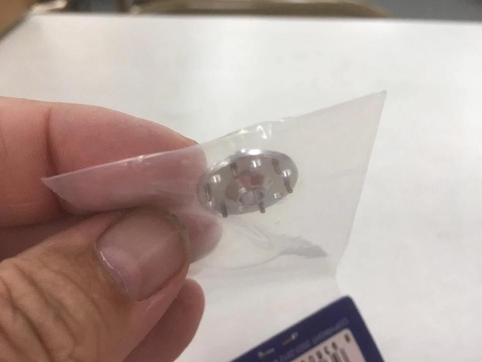 Buje de engranaje principal de aluminio Microheli para hoja 130X069/X pieza #MH-130X069H Foto 4 de 4