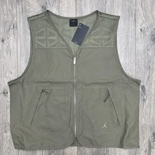 Jordan Vest Szie XL Mens Olive Essentials Loose Fit $140
