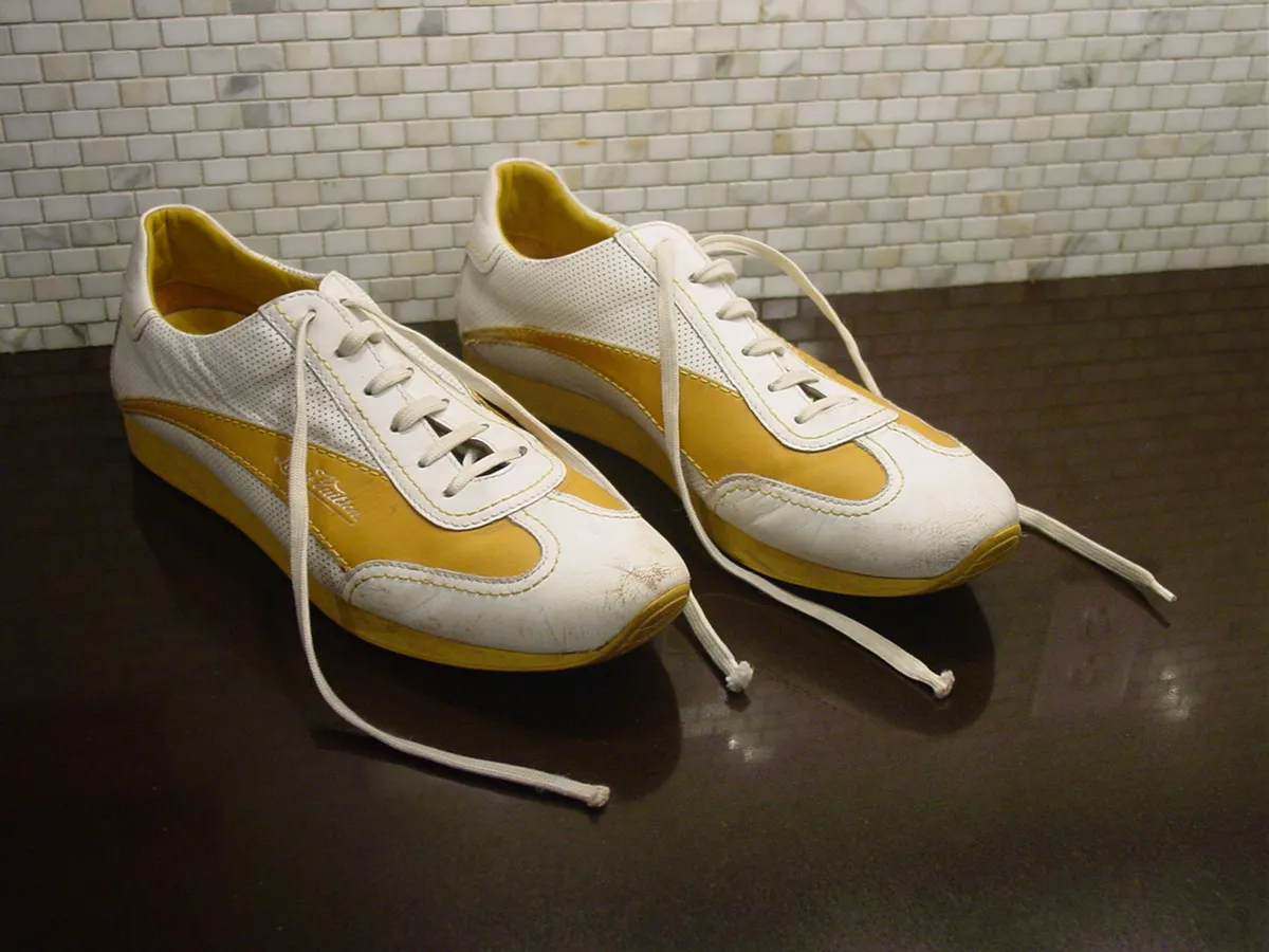 Genuine Louis Vuitton Men's Training Running Sneakers Shoes White  Yellow SZ 10