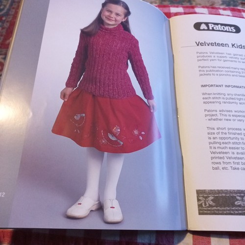π Patons 1228 Size 2-12 21 Styles Knitting Pattern Book Children Kids Velveteen - Picture 8 of 21