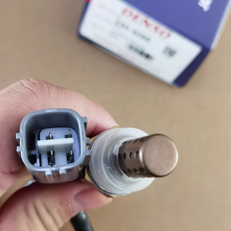 DENSO Oxygen Sensor Downstream Left For 2013 TOYOTA LAND CRUISER 5.7L Foto 3 de 4