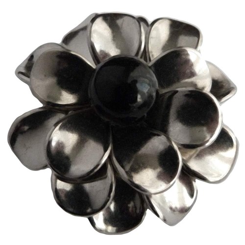 Broche Fleur Argentée – Pétales Gouttes Et Perle Noire – Cuivre – Neuve