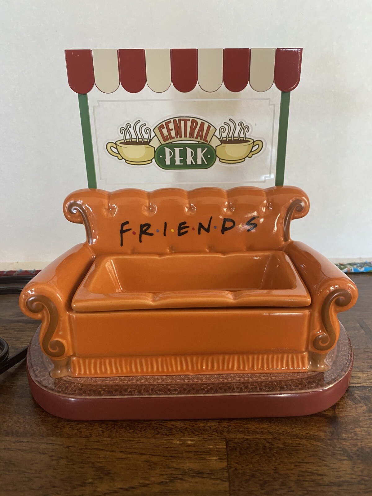 Scentsy FRIENDS Central Perk Warmer Retired SCE-83684P24 Intertek