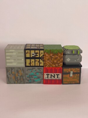 Set mit 8 sammelbaren Minecraft-Blöcken: Truhe, Mineralien, Rasen, TNT und mehr
