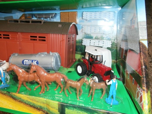 Dairy Farm Barn Ranch Tractor Cows Horses Windmill Truck Trailer Playset - Picture 2 of 4