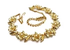 Vintage Gold tone Pearl Flower Necklace Costume Jewelry