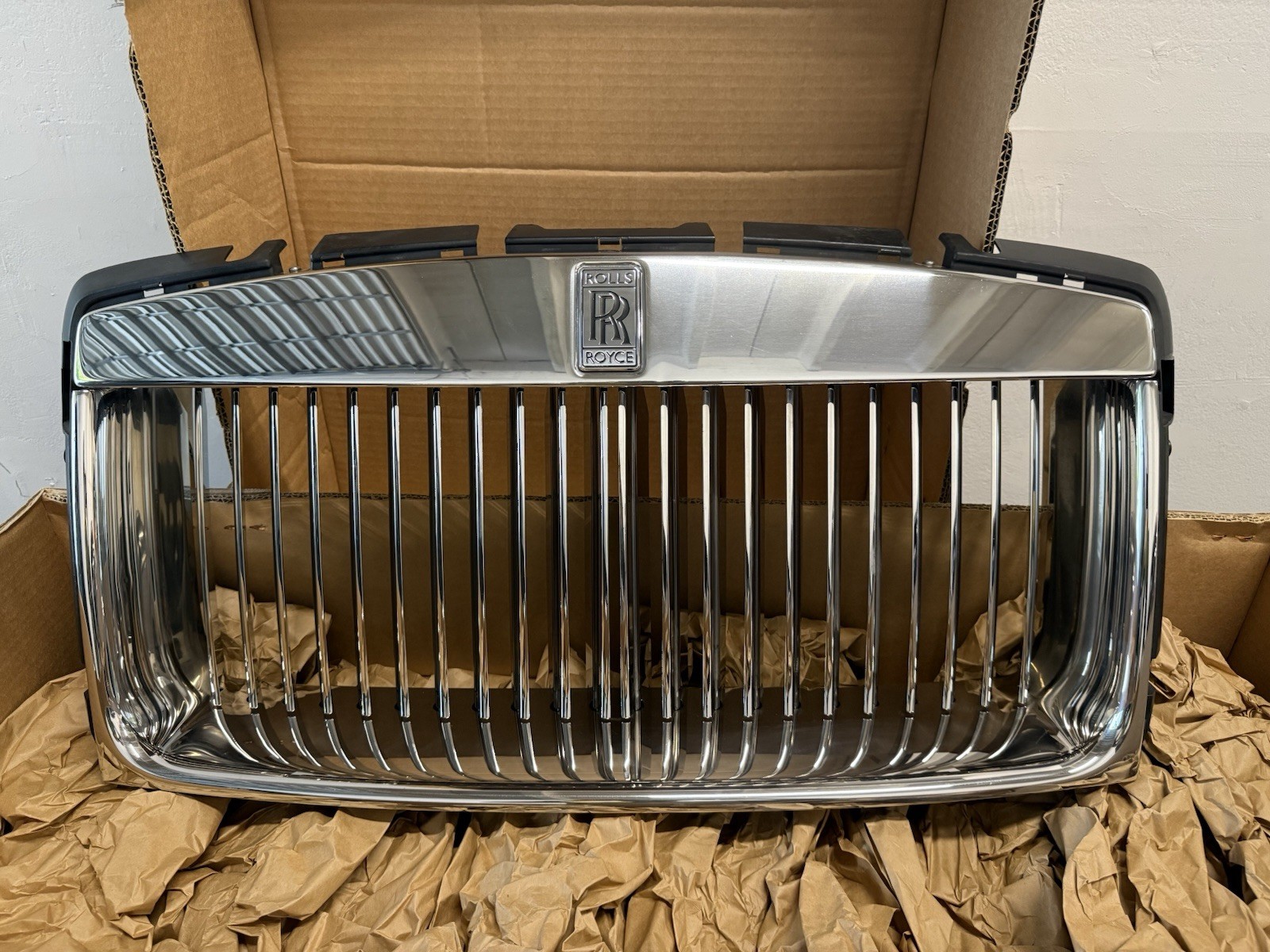 Rolls-Royce Wraith 2014-2023 Front Bumper grille P/N 51117301357