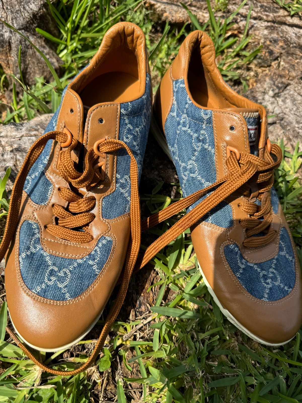 Gucci blue leather shoes with plated detailing