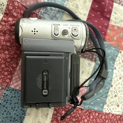 Sony DCR-IP5 Handycam Micro MV Camcorder UNTESTED w/Carl Zeiss Lens No Charger!