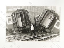 Train Crash Derailment Paddington Station London Riviera Sleeper 1983 VTG Photo