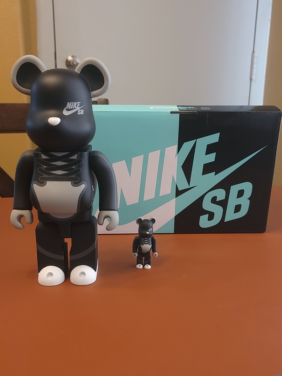 Medicom BE@RBRICK Bearbrick x Nike SB Black 100% 400% Set w/ Box