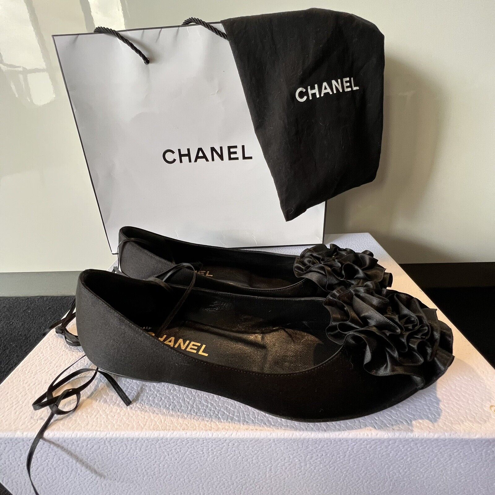 CHANEL Black CC Logo Camelia Flower Ballet Ballerina Flats Shoes 38 1/2