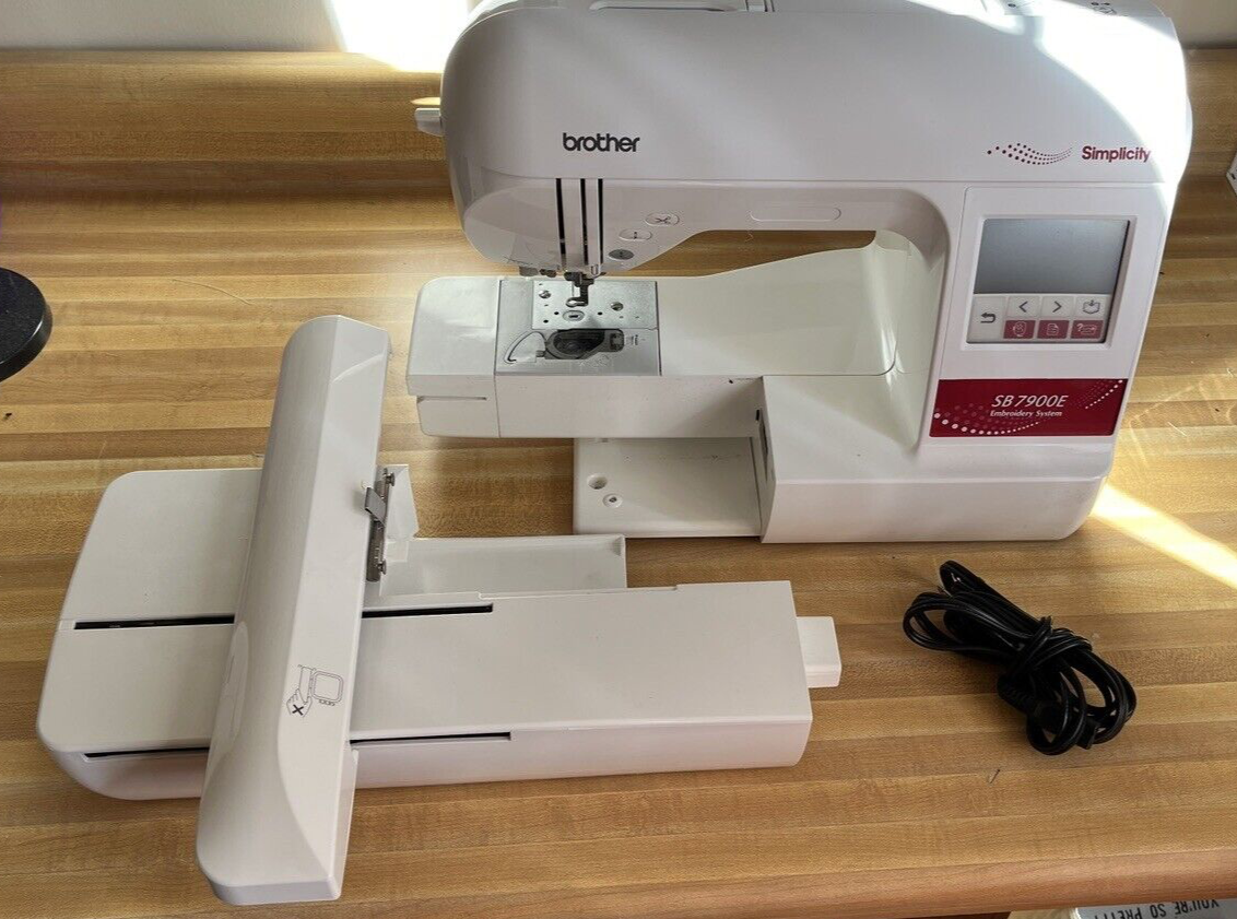 Simplicity SB7900E Embroidery Machine with lots of extra Accessories