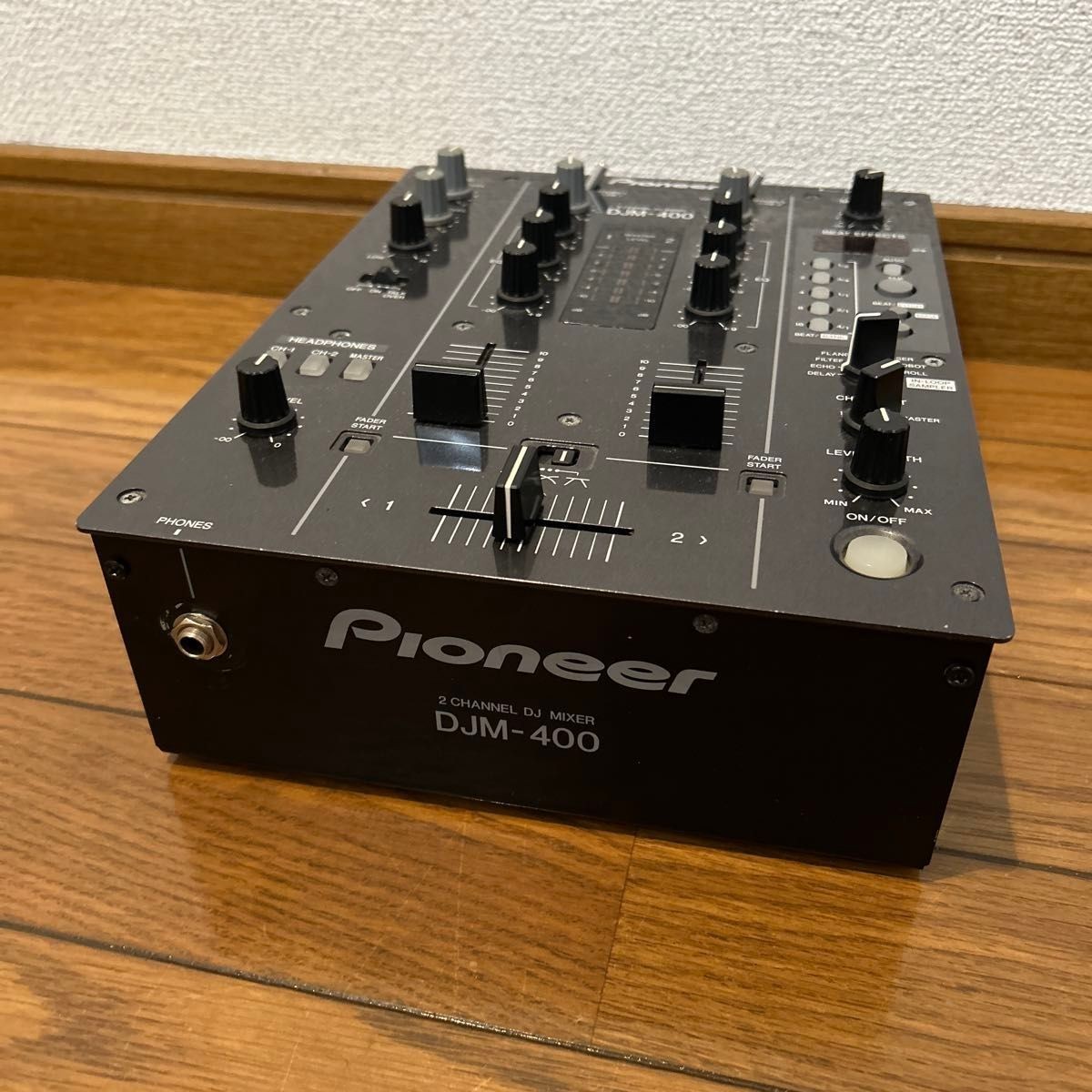 Pioneer DJ DJM-400 2-Channel Audio Mixer Built-in Effects