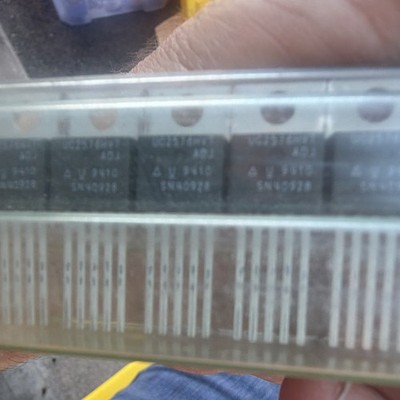 Step down switching regulator UC2576HVT Interface IC, 4-Pin Through-Hole, psfm5