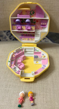 Vintage Polly Pocket Hair Salon Compact Playset Bluebird 1990 with 2 Figs