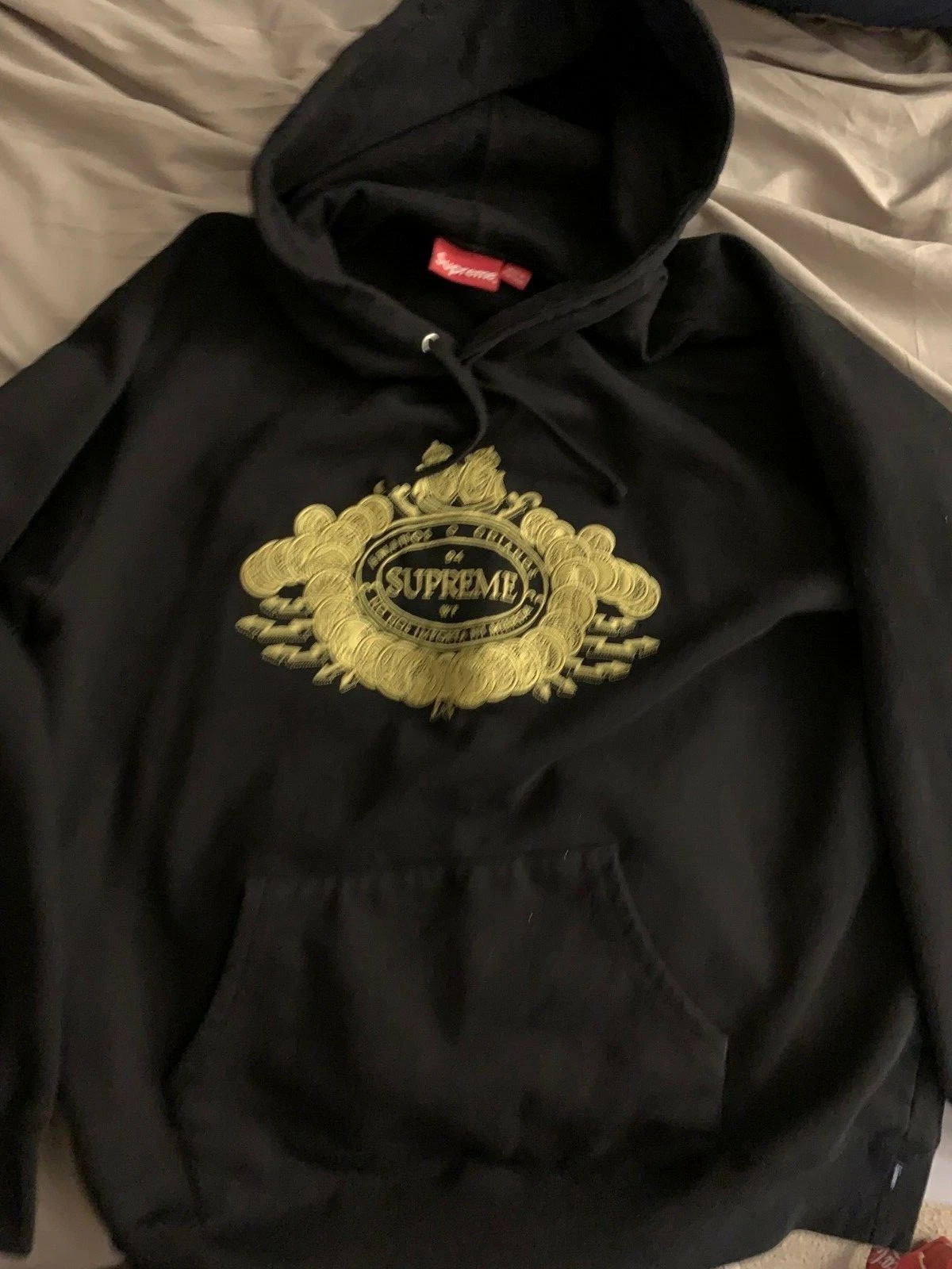 Sweat à capuche Supreme taille xl neuf avec sac et autocollant pare choc