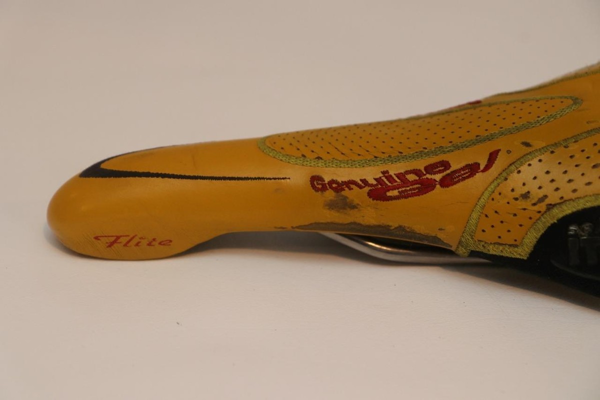 Selle Italia Genuine Gel Flite Saddle Titanium Rail Road