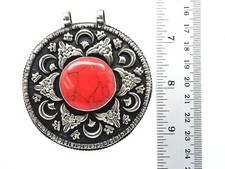 Ciondolo etnico tribale Kuchi afgano vintage corallo pressato splendidamente ...